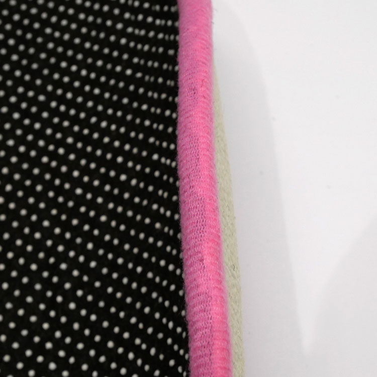 パイピング加工による生地の透けラ