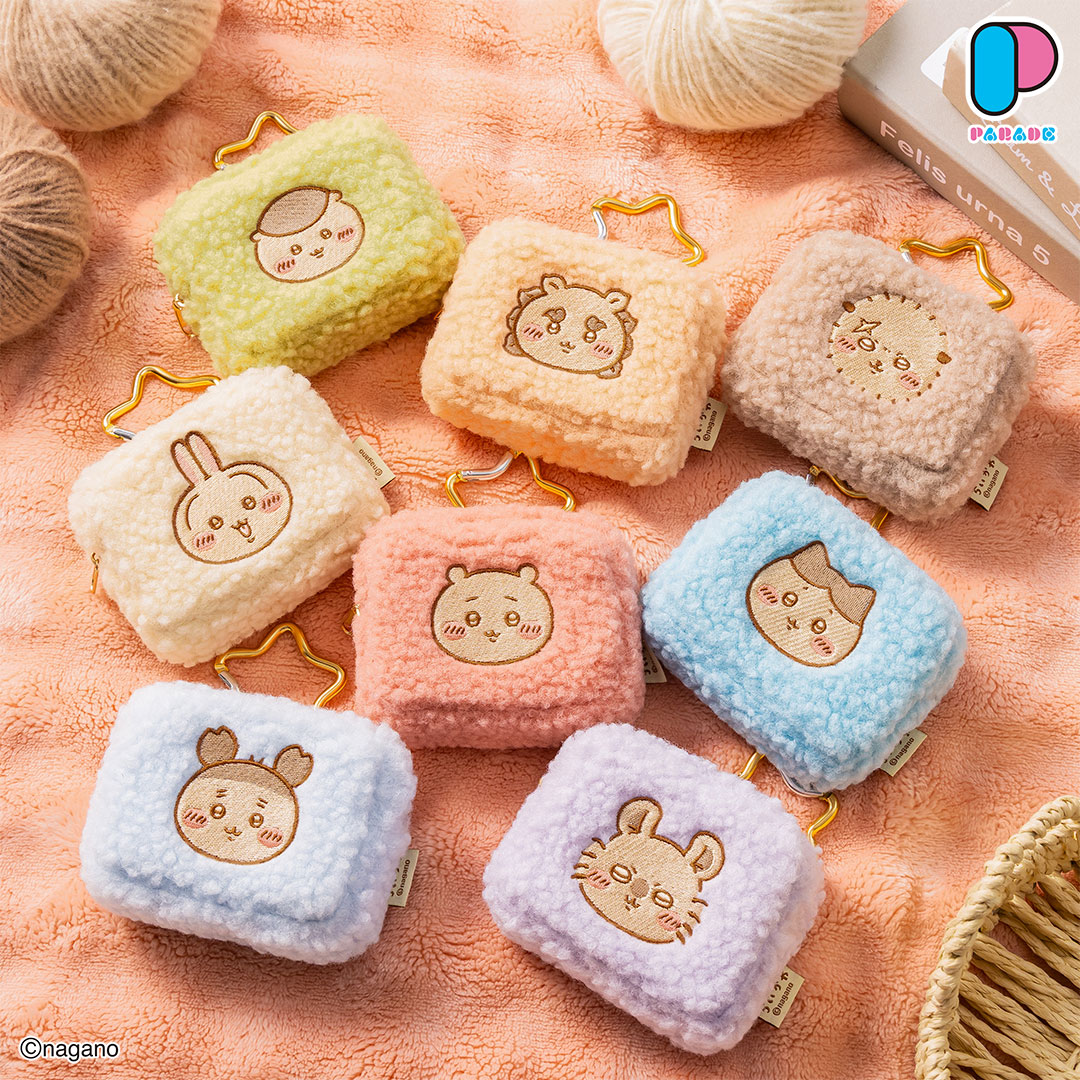 ちいかわ カラビナつきもこもこポーチの公式画像。黄緑・オレンジ・ベージュ・クリーム・ピンク・水色・薄い青・薄紫の、もこもこ生地のポーチ8つに、キャラクターの顔の刺しゅうが入っている